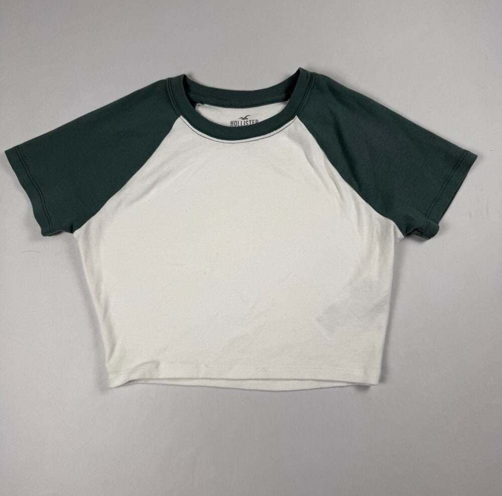 Hollister Crop Top Bundle | 3 Women’s Size Small Tops | Short Fit | Casual Basic - Picture 2 of 10